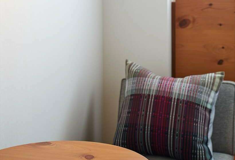 Номер Стандарт, Strata Naha