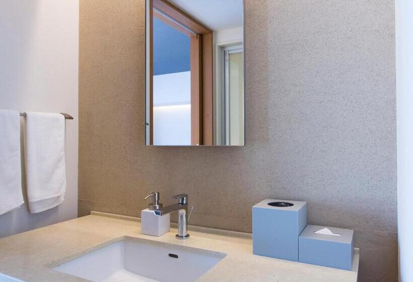 Номер Стандарт, Strata Naha