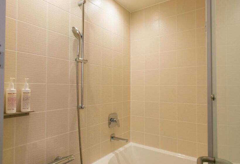 Номер Стандарт, Strata Naha