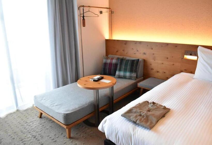 Номер Стандарт, Strata Naha