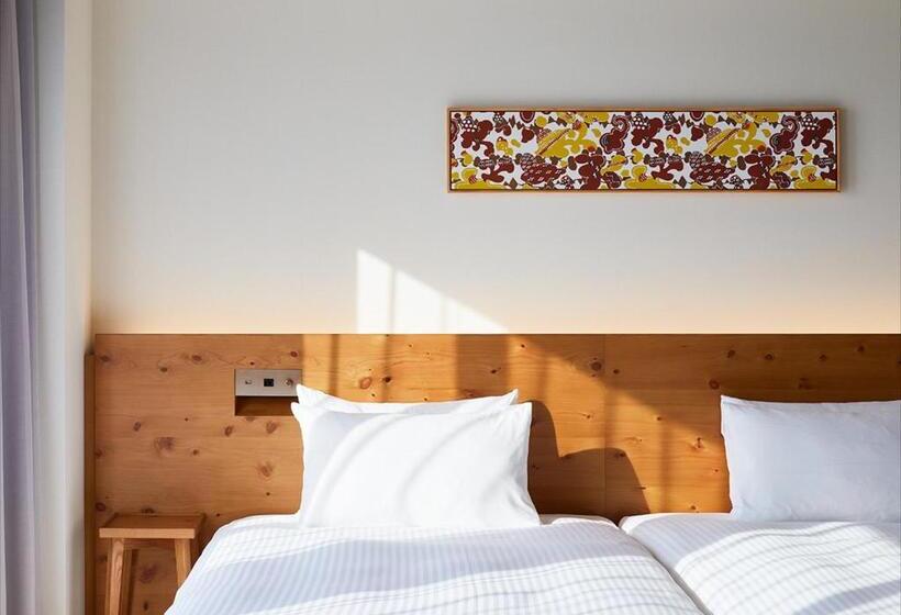 Номер Стандарт, Strata Naha