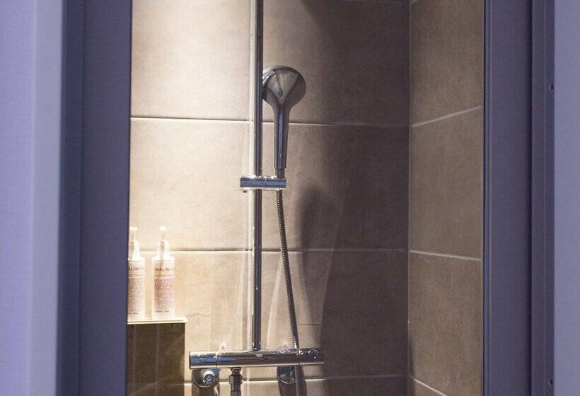 Номер Стандарт Верхний Этаж, Strata Naha