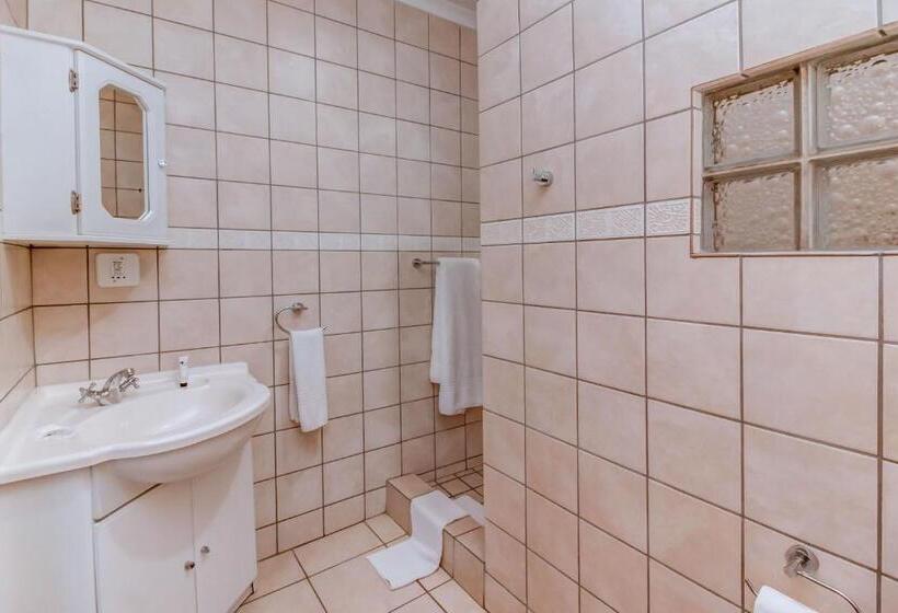 اتاق استاندارد با تخت دو نفره بزرگ, Dalberry Guest House