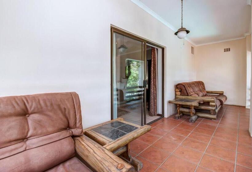 استودیو خانوادگی, Dalberry Guest House