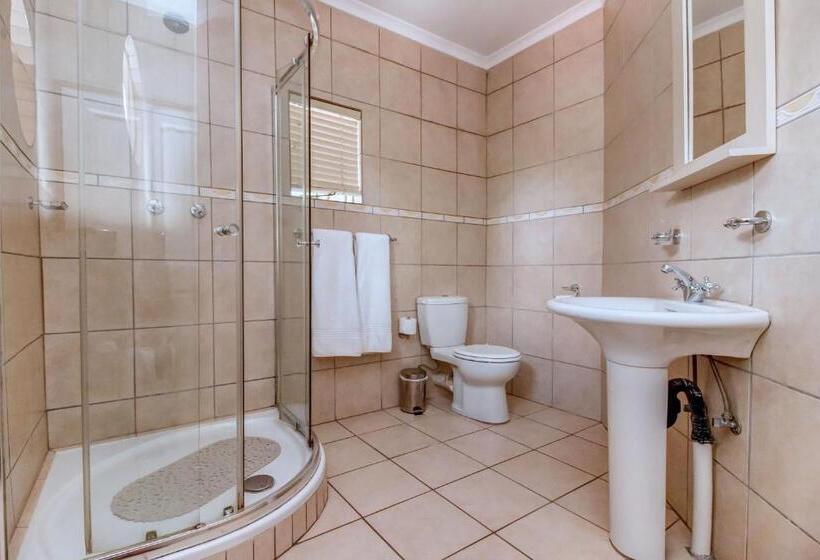 استودیو خانوادگی, Dalberry Guest House