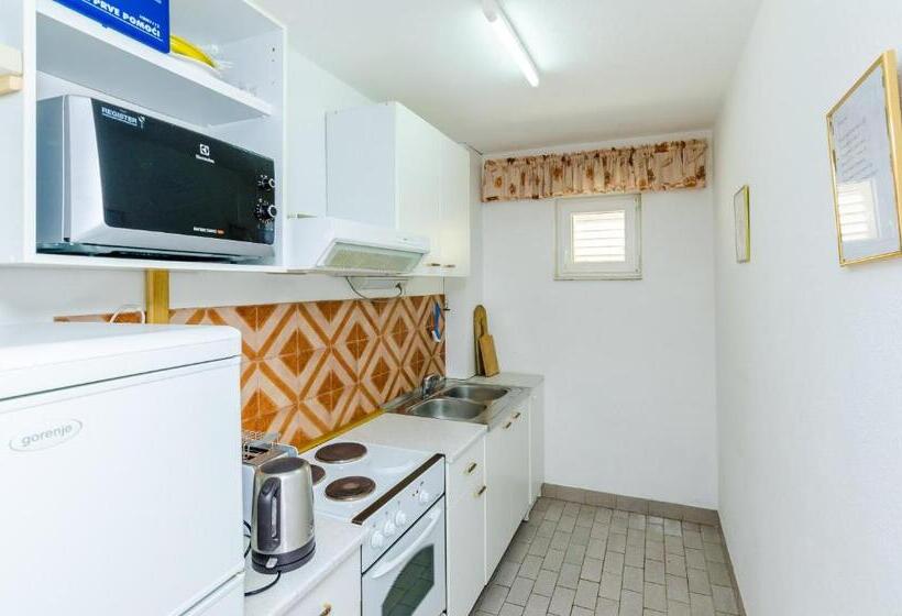 高级园景房, Villa Bind