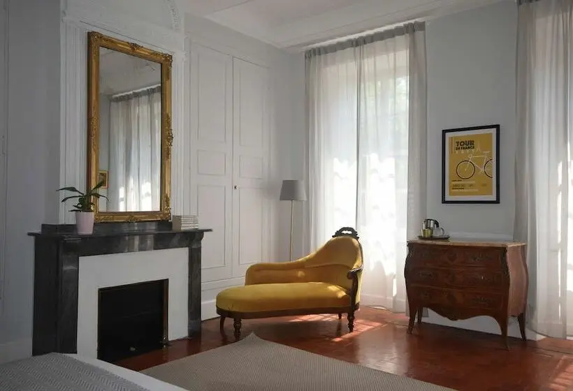 デラックスルーム, Maison De L'aguze