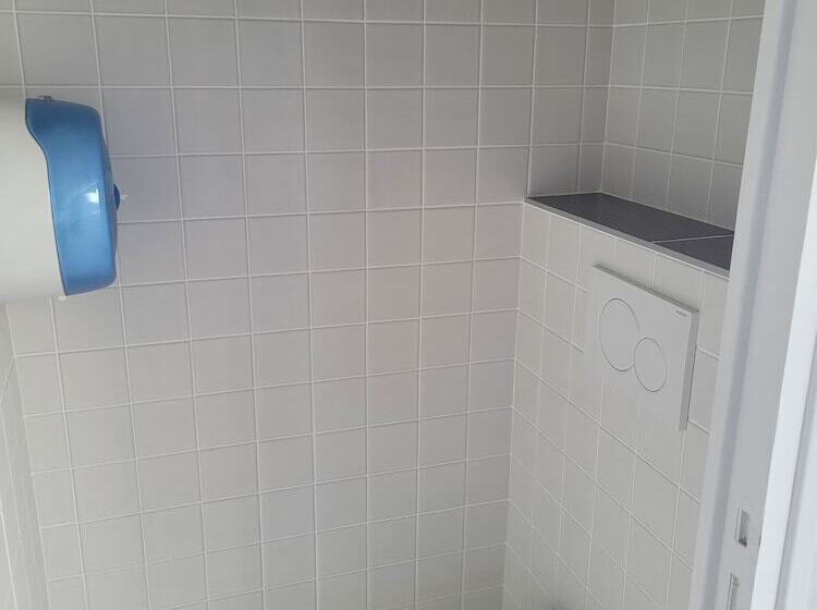 غرفة قياسية ثلاثية مزودة بشرفة, Hôtel De La Plage