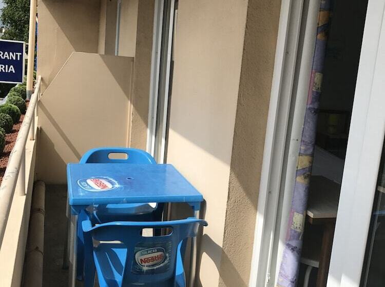 غرفة قياسية ثلاثية مزودة بشرفة, Hôtel De La Plage