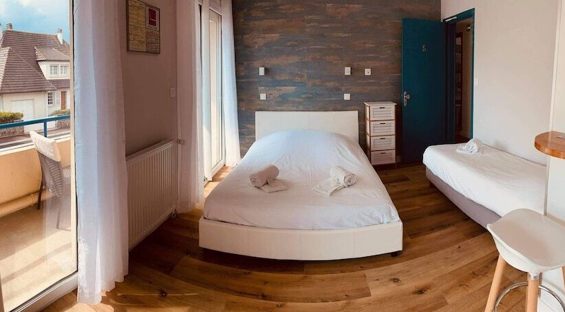 غرفة قياسية ثلاثية مزودة بشرفة, Hôtel De La Plage