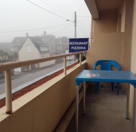 غرفة قياسية ثلاثية مزودة بشرفة, Hôtel De La Plage