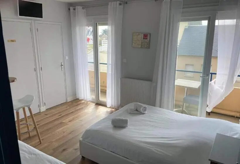 バルコニー付きスタンダードトリプルルーム, Hôtel De La Plage
