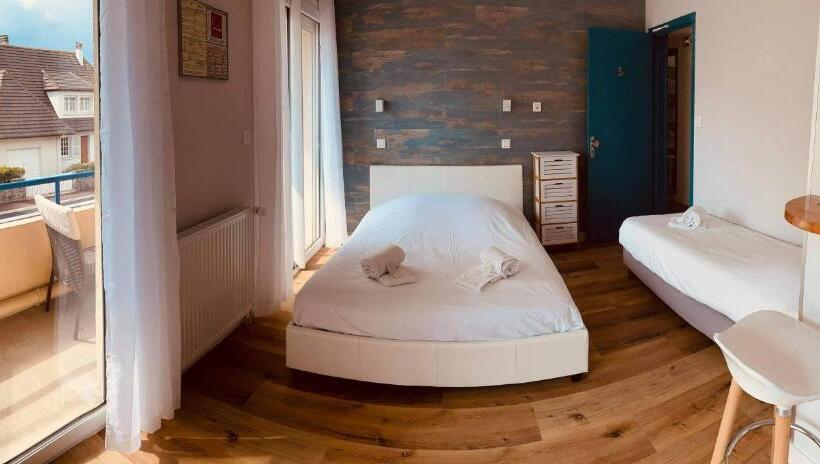 غرفة قياسية ثلاثية مزودة بشرفة, Hôtel De La Plage