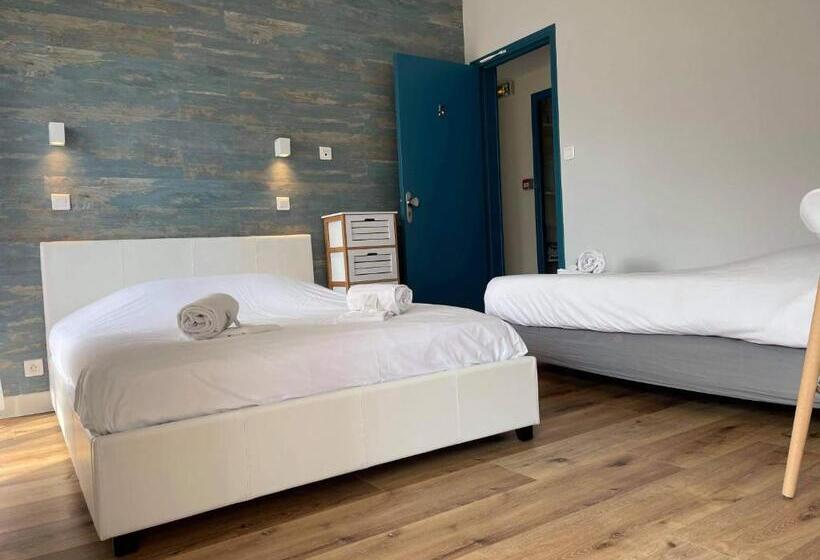 غرفة قياسية ثلاثية مزودة بشرفة, Hôtel De La Plage