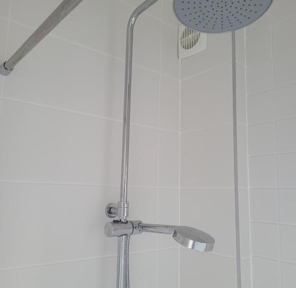 غرفة قياسية ثلاثية مزودة بشرفة, Hôtel De La Plage