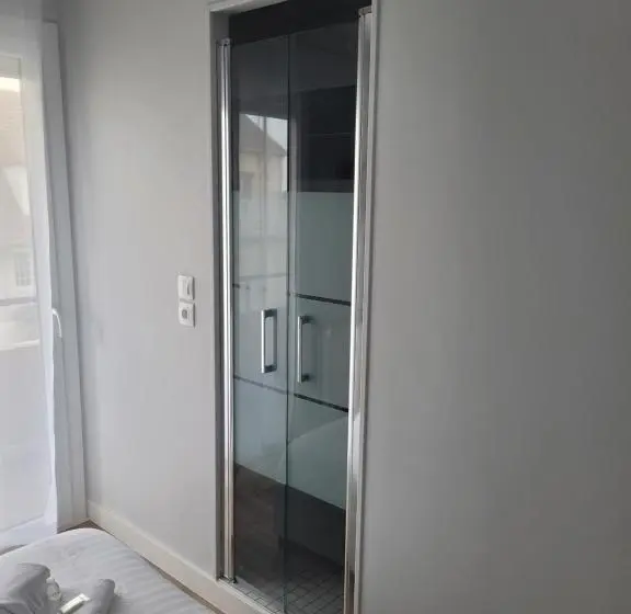 オーシャンビュースタンダードルームバルコニー付き, Hôtel De La Plage
