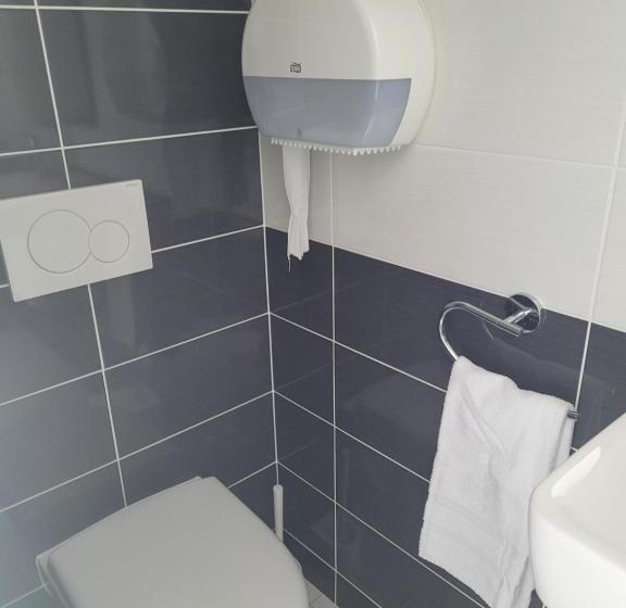 غرفة قياسية مطلّة علي البحر مزوَّدة بشُرفة, Hôtel De La Plage