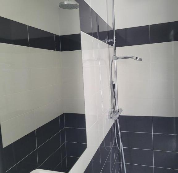 غرفة قياسية مطلّة علي البحر مزوَّدة بشُرفة, Hôtel De La Plage