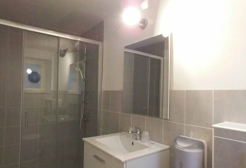 غرفة قياسية, Au Beau Séjour