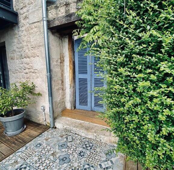 غرفة قياسية مزوَّدة بشُرفة, ô Chambres D Hôtes