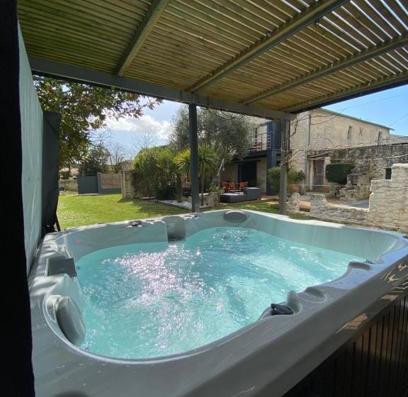 غرفة قياسية مزوَّدة بشُرفة, ô Chambres D Hôtes