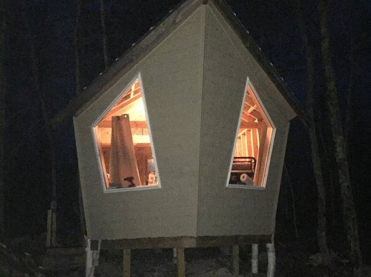 공용 욕실 구비 공동 객실 내의 침대, Hills Point Resort