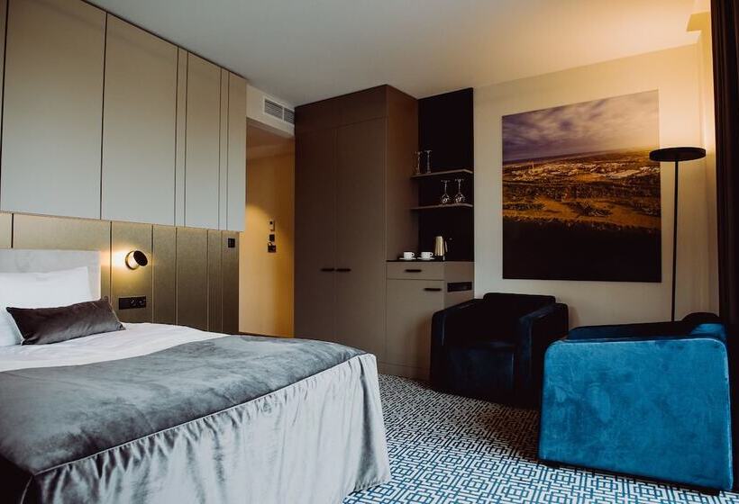 חדר סטנדרט, Evva