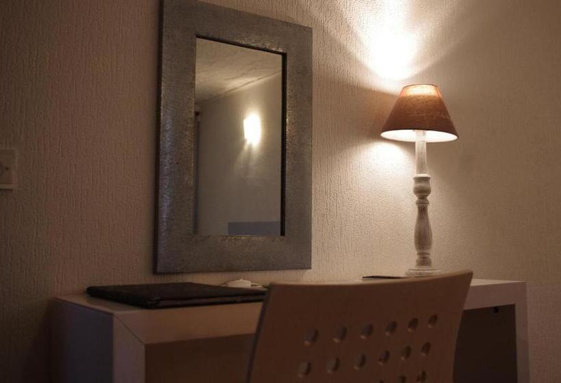 标准三人间, Lou Cigaloun