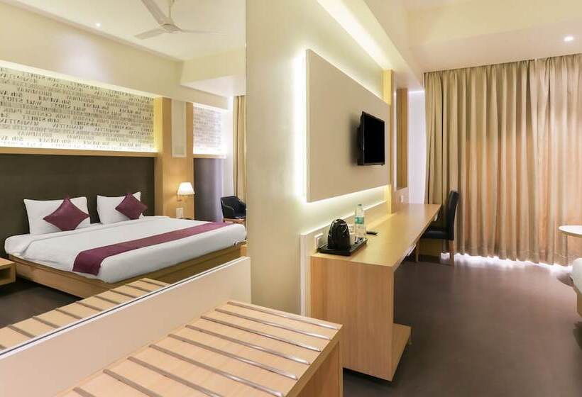 Номер Deluxe, Treebo Select Gopalas Residency