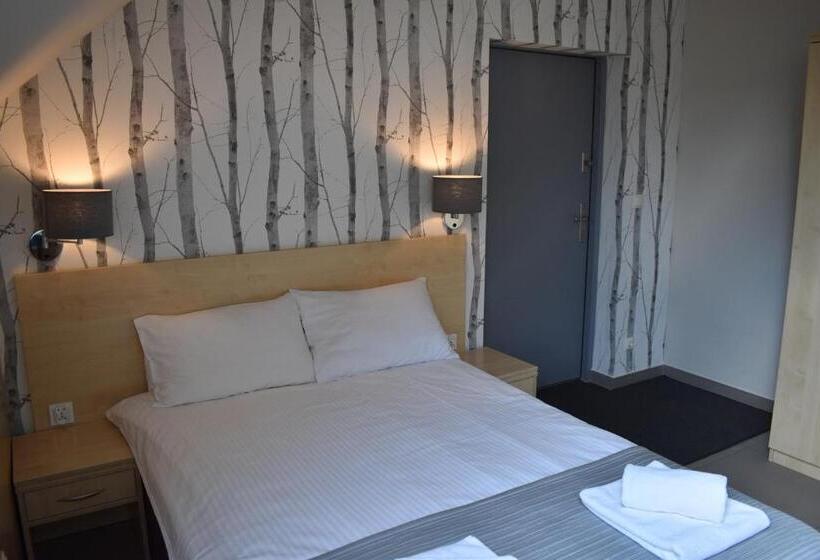 庭の見えるスタンダードトリプルルーム, Eco Nieborów