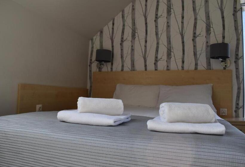 庭の見えるスタンダードトリプルルーム, Eco Nieborów