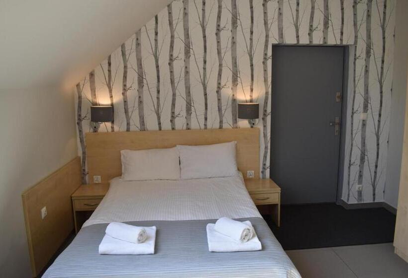 庭の見えるスタンダードトリプルルーム, Eco Nieborów