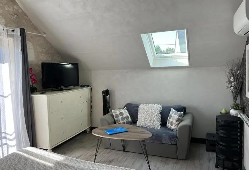 Huoneisto 1 Makuuhuone Puutarhanäkymä, Gites Et Chambres Des Coteaux