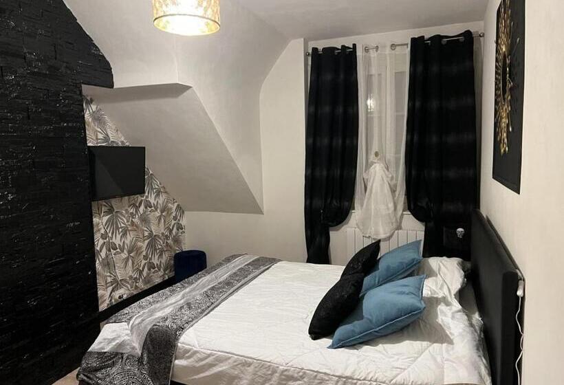 Номер Стандарт Вид на Бассейн, Gites Et Chambres Des Coteaux