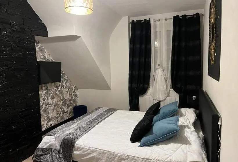 Standard-huone Allasnäkymä, Gites Et Chambres Des Coteaux