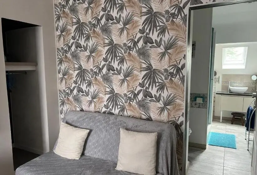 Standard-huone Allasnäkymä, Gites Et Chambres Des Coteaux