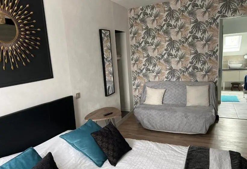 Standard-huone Allasnäkymä, Gites Et Chambres Des Coteaux