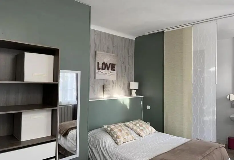 Standard-invahuone, Gites Et Chambres Des Coteaux