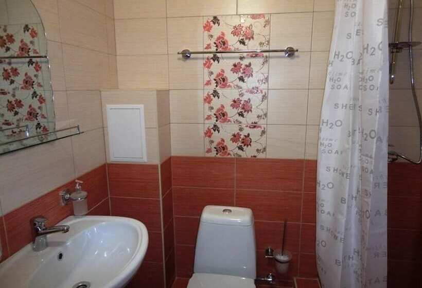 اتاق استاندارد سه نفره, Guest House Amur