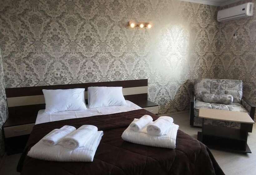 اتاق استاندارد سه نفره, Guest House Amur