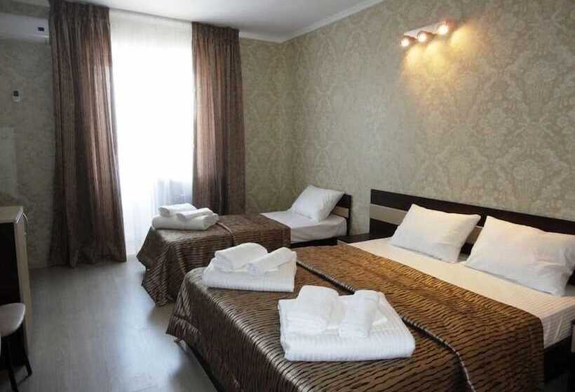 اتاق استاندارد سه نفره, Guest House Amur