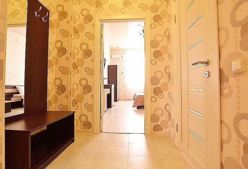 سوئیت 2 خوابه, Guest House Amur