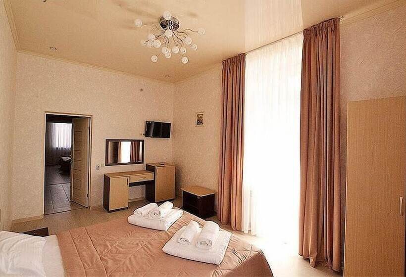 Люкс 2 Спальни, Guest House Amur