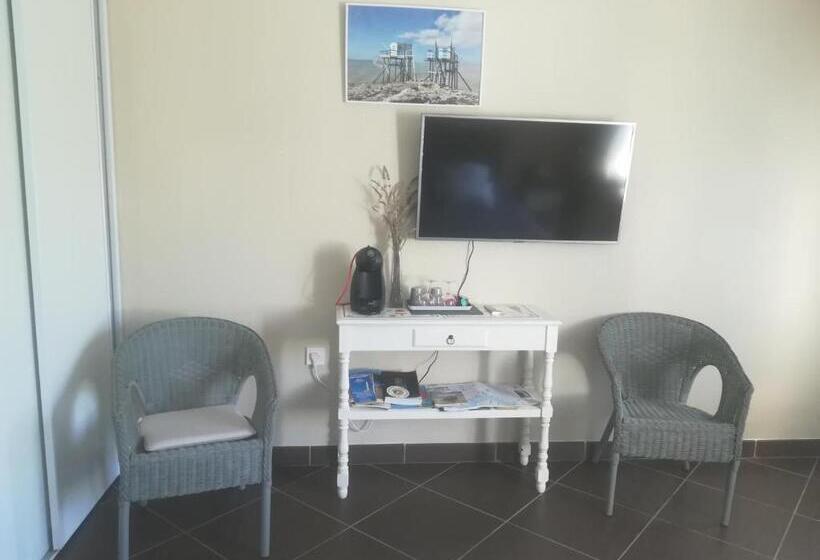 غرفة قياسية سرير كينج, Les Arums De Fondeminjean