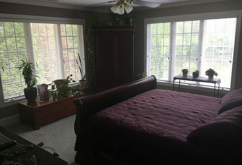 غرفة قياسية حمام مشترك, The Lakeside Resort