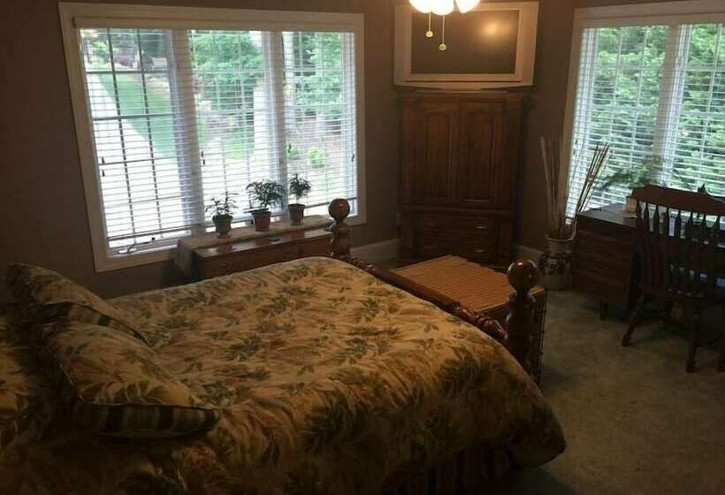 غرفة قياسية حمام مشترك, The Lakeside Resort