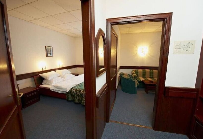 اتاق خانوادگی, Severnaya