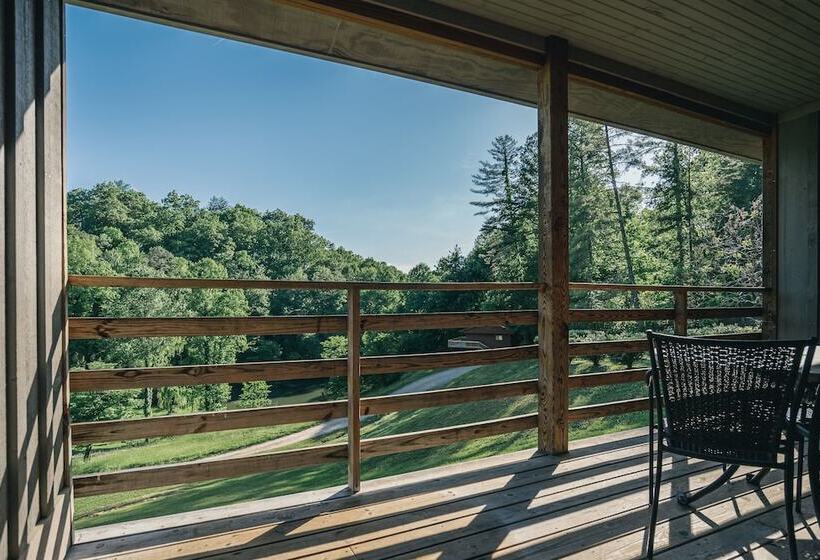 Люкс Премиум, Nantahala Village