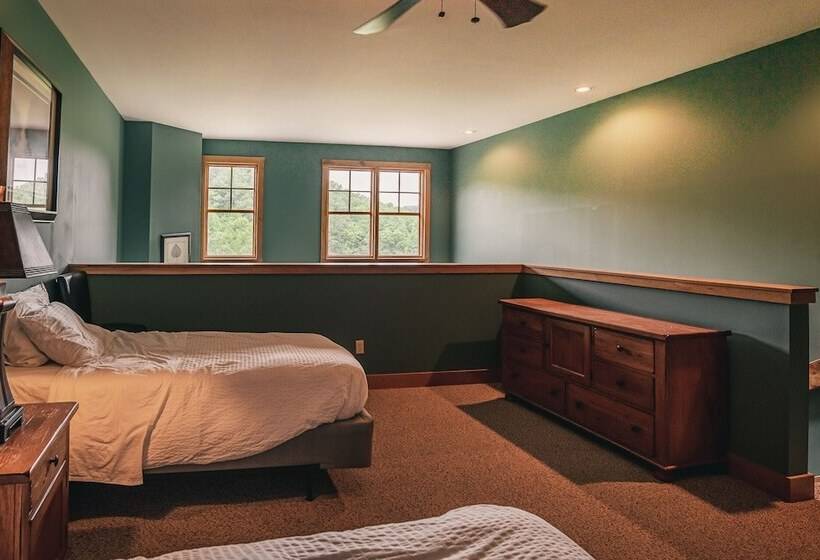 Люкс Премиум, Nantahala Village