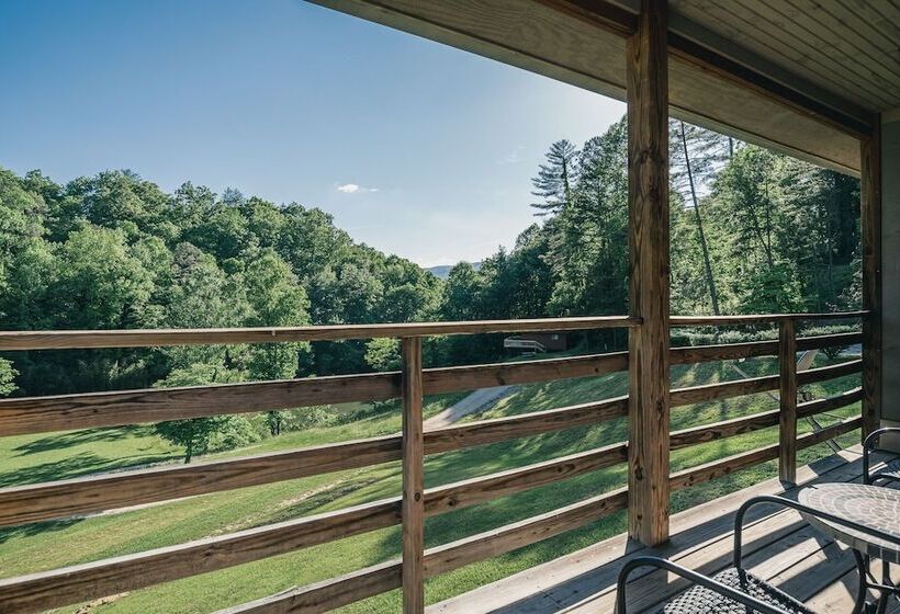 Люкс Премиум, Nantahala Village